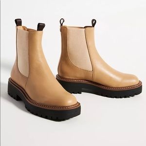 New Sam Edelman Chelsea Boot size 8